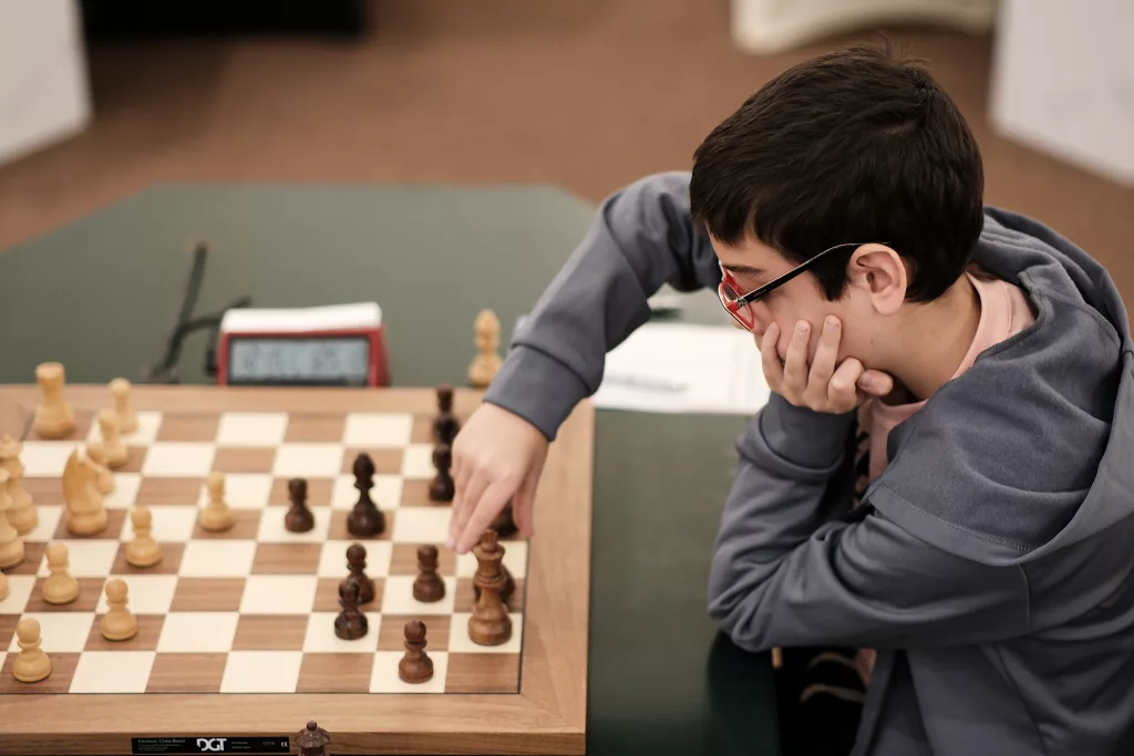 Faustino Oro derrota a Magnus Carlsen en su primer enfrentamiento faustino oro yeda fmb Faustino Oro, otro de los participantes en Alicante